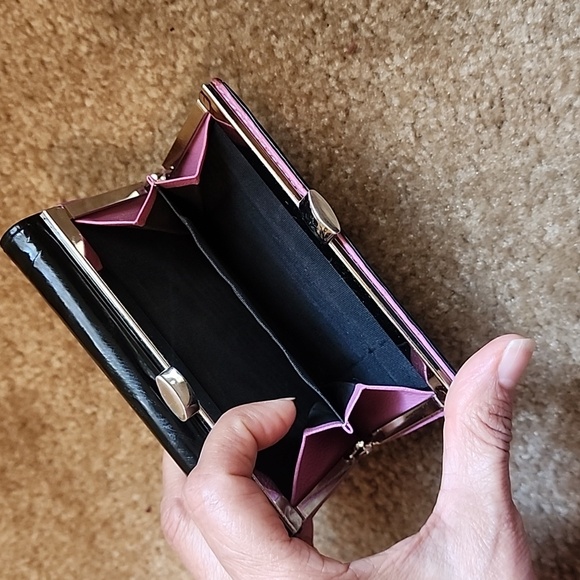 Prada Milano Wallet Patent Leather - Picture 3 of 16